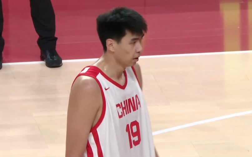 华体会hth体育平台官网登录-被轰11-0！中国男篮半场落后7分 徐昕王俊杰庞峥麟全轰8分